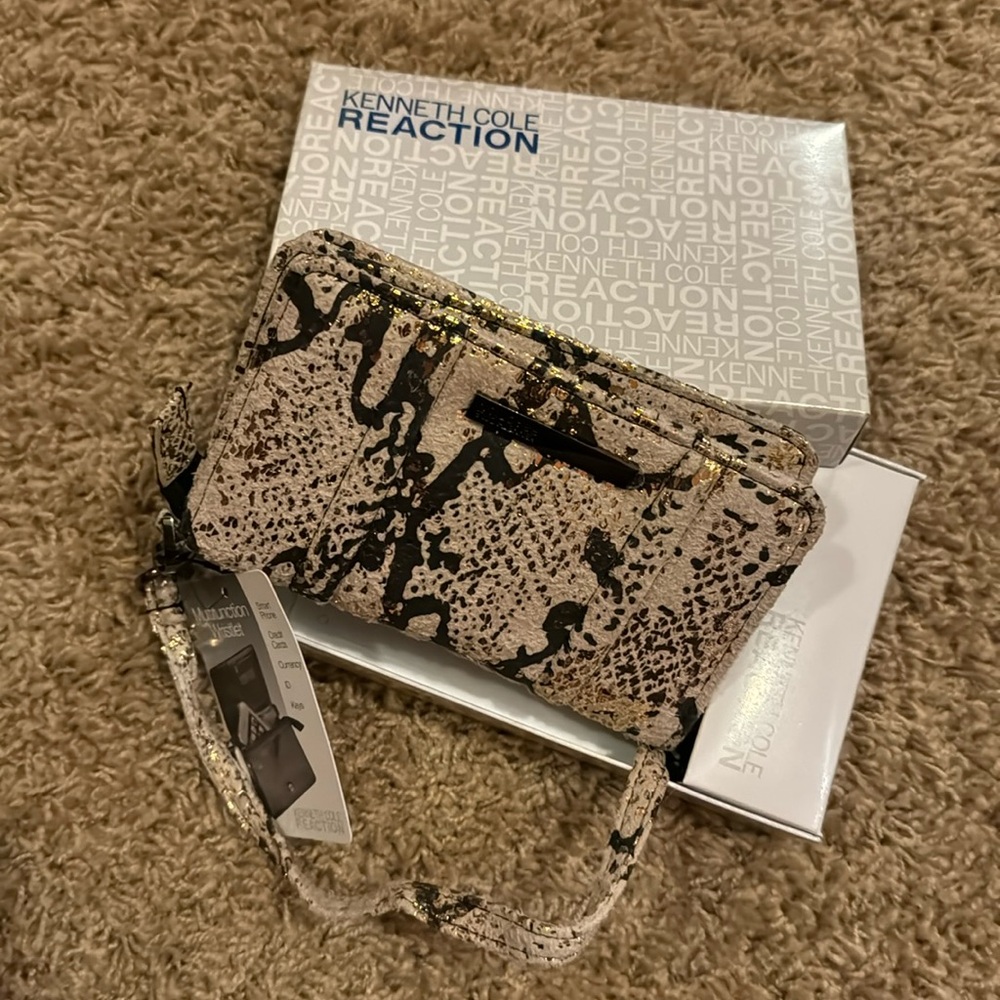 Kenneth Cole wristlet